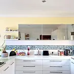 Peaceful Penthouse With Views 3 Min Walk To The Appartement *