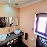 Peaceful Penthouse With Views 3 Min Walk To The Appartement *