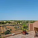 Appartement Peaceful Penthouse With Views 3 Min Walk To The