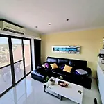 Peaceful Penthouse With Views 3 Min Walk To The Appartement *