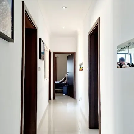 Peaceful Penthouse With Views 3 Min Walk To The *