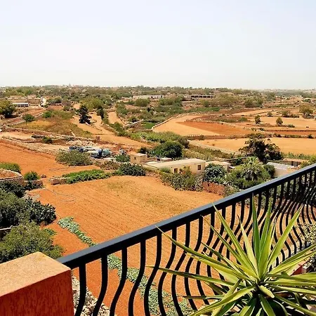 Peaceful Penthouse With Views 3 Min Walk To The Marsaskala