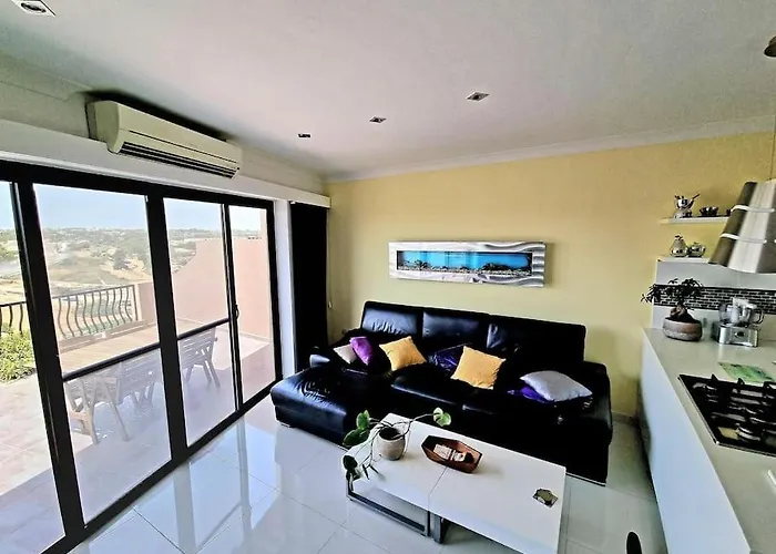 Peaceful Penthouse With Views 3 Min Walk To The Апартаменты *