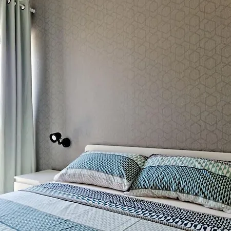 公寓 Peaceful Penthouse With Views 3 Min Walk To The *