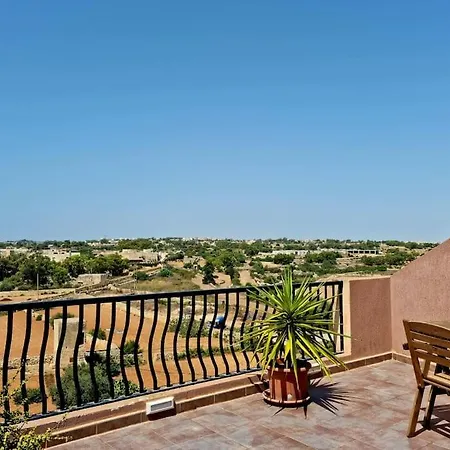 Apartment Peaceful Penthouse With Views 3 Min Walk To The