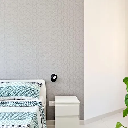 公寓 Peaceful Penthouse With Views 3 Min Walk To The