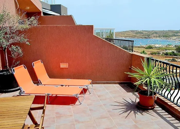 Peaceful Penthouse With Views 3 Min Walk To The * مارساسكالا