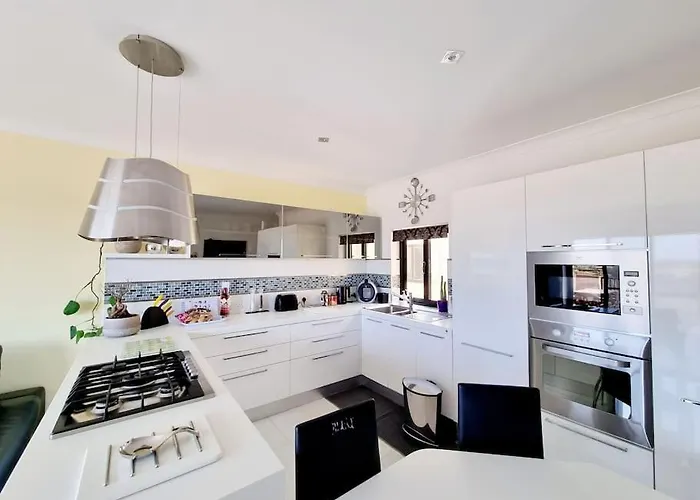 Peaceful Penthouse With Views 3 Min Walk To The * مارساسكالا