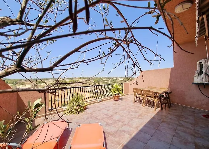 Peaceful Penthouse With Views 3 Min Walk To The * مارساسكالا