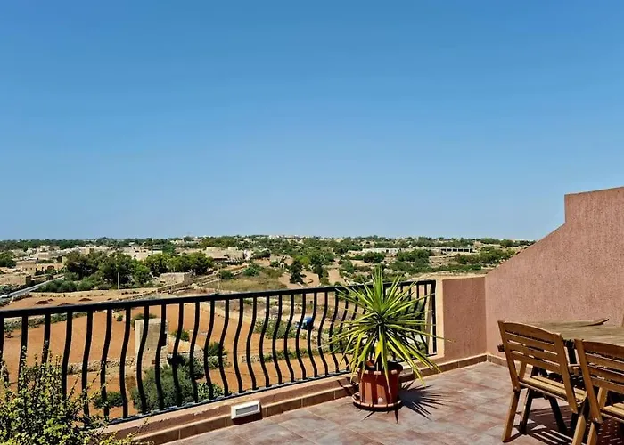 Apartamento Peaceful Penthouse With Views 3 Min Walk To The